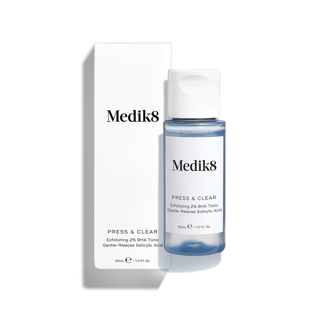Medik8's Press & Clear™ (Travel Size) is an ideal BHA toner for blemish-prone skin, featuring salicylic acid in a 30ml/1.0 fl. oz bottle to effortlessly rejuvenate and clarify your complexion.